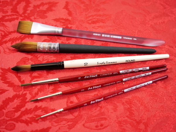 Watercolor brushes including DaVinci Cosmotop Spin, Simply Simmons, and Princeton