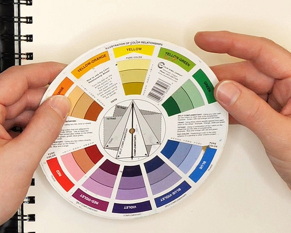 How to make a 12 color watercolor wheel - Watercolor Affair