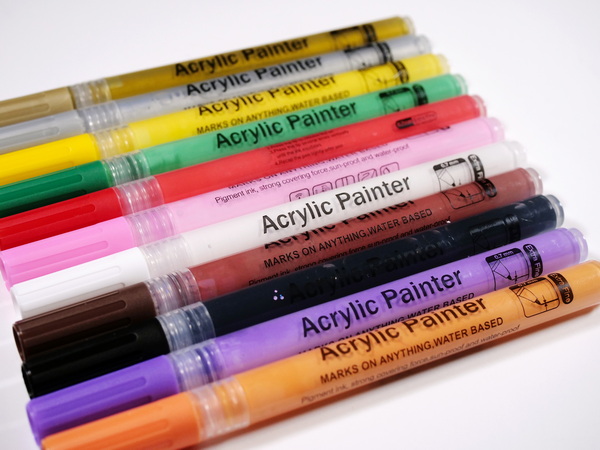 Choosing the best inexpensive acrylic paint marker reviewing Fly Sea Acrylic Painter markers