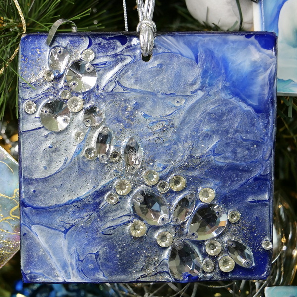 Acrylic Paint Pouring Ornament with Jewels