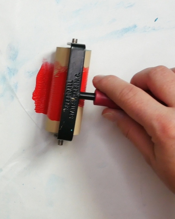 Adding paint to a brayer
