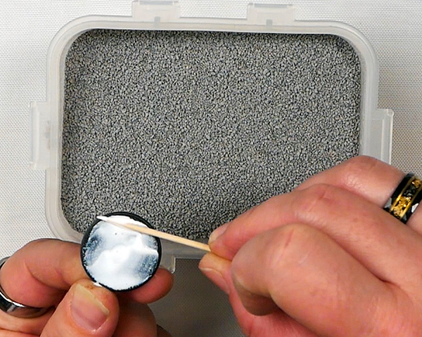 Using Art Glitter Glue for Basing Warhammer Miniatures